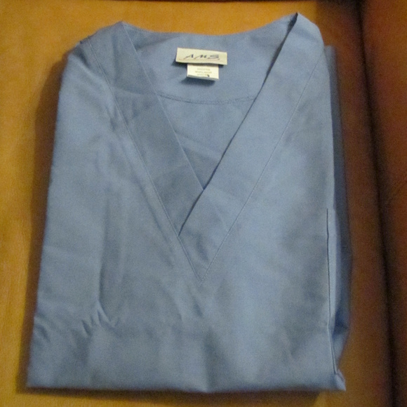5 Blue AMS Scrub Tops Sz LARGE V-neck Chest Pocket - Picture 1 of 8